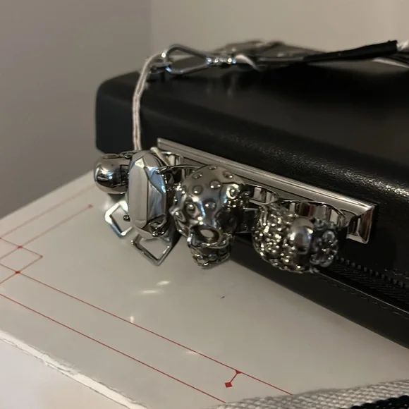 New authentic Alexander McQueen bag - Picture 3 of 11